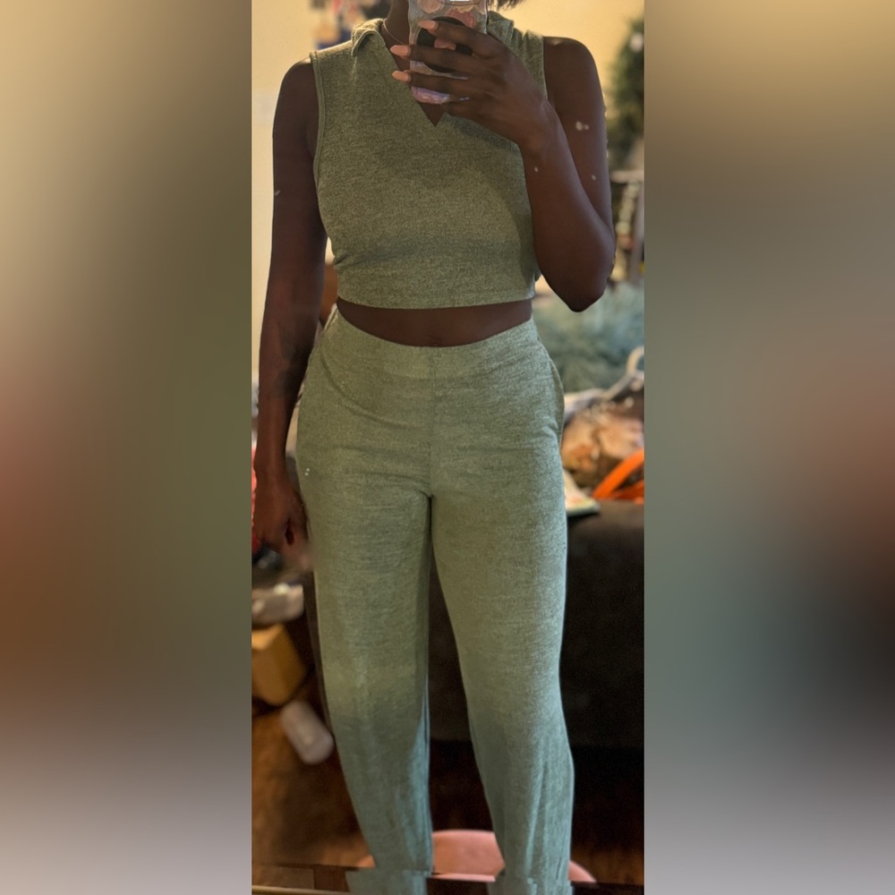 Green Sleeveless Crop Top and Pants Set